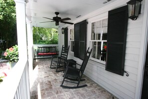 Lower unit porch
