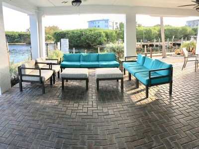 Ocean view condo with balcony/marina view