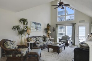Main Level,Dining Area,