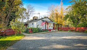 Welcome to the Sacramento River House! Your home away from home.