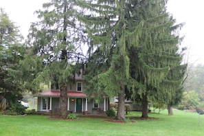 HISTORIC FARMHOUSE - shaded by large pines, 3 bedroom, 1 bathroom, on 26 acres