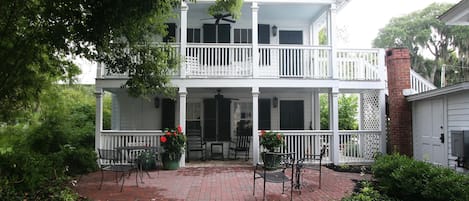 Carriage House on Craven