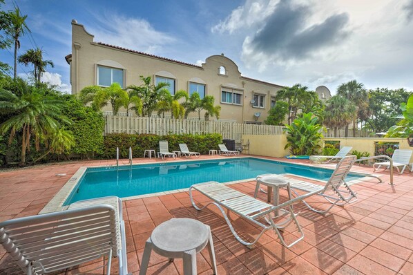 Lauderdale-By-The-Sea Vacation Rental | 2BR | 2BA | 1,400 Sq Ft