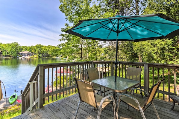 Lake Vacation Rental | 1BR | 1BA | 640 Sq Ft | Stairs Required