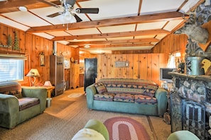 Living Room | Twin/Twin/Twin Bunk Bed