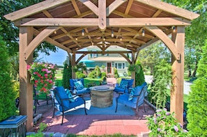 Gazebo | Fire Pit