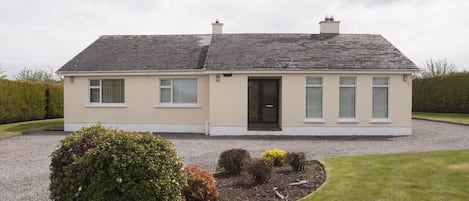 Eagle View Holiday Home, Moone, Athy, County Kildare