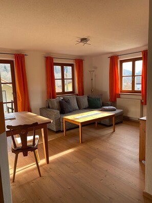 Ferienwohnung Maria, 40 qm, 1 Schlafzimmer und 1 Wohnzimmer, Terrasse, WLAN-Wohnbereich Fewo Maria