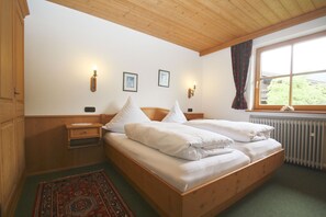 Ferienwohnung 8, 70qm, Balkon, Kochnische extr., 1 Schlafzimmer, 2 Pers., WLAN-Schlafzimmer