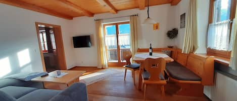 Drei-Raum-Ferienwohnung (1) 60qm, großes Bad, Extra-Schlafraum, Küche, Balkon-Drei-Raum Ferienwohnun im Haus Anna-Maria