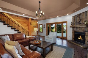 Moonlight Retreat - Living room with Gas Fireplace