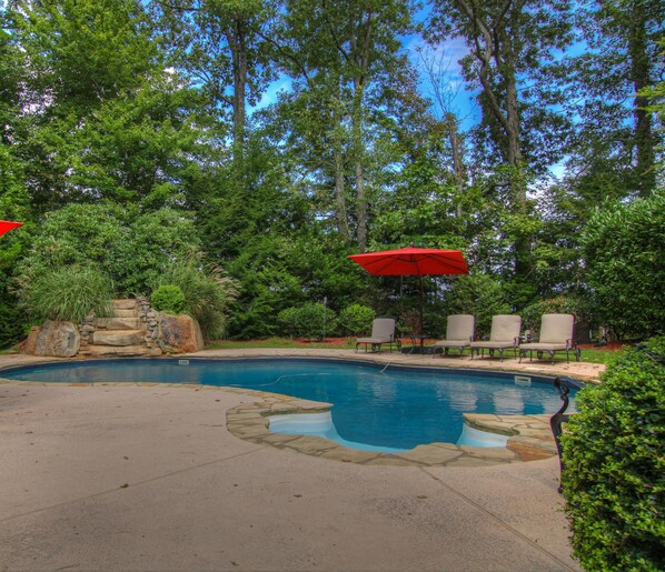 Enjoy the Summer Days by the Pool!
