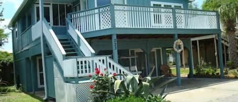 Beautiful 5Bedroom/3Bathroom Pier Home in Oceanside Village, Sleeps 8