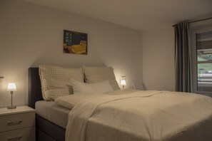 Ferienwohnung Hubert mit Balkon, 50 m², 1 Schlafzimmer, WLAN, barrierefrei-Schlafzimmer "Hubert"