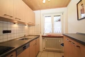 Ferienwohnung 4, 55qm, Balkon, Küche extra, 1 Schlafzimmer, max 2 Pers., WLAN-Küche