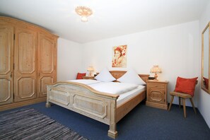 Ferienwohnung 4, 55qm, Balkon, Küche extra, 1 Schlafzimmer, max 2 Pers., WLAN-Schlafzimmer