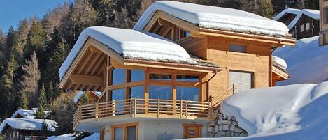 Snow, Winter, Property, Home, House, Real Estate, Roof, Ski Resort, Sky, Building