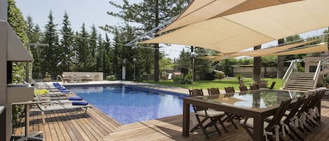 Water, Furniture, Property, Umbrella, Swimming Pool, Plant, Chair, Outdoor Furniture, Shade, Sky