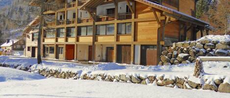 Façade Le Couarôge réception location appartements chalets Vosges