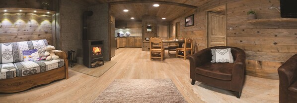 Appartement cuisine équipée, salon séjour, poêle à bois Vosges La Bresse