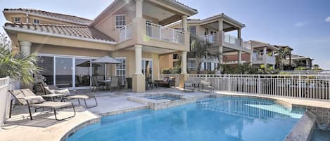 Apollo Beach Vacation Rental | 5BR | 3BA | 3,600 Sq Ft | Stairs Required