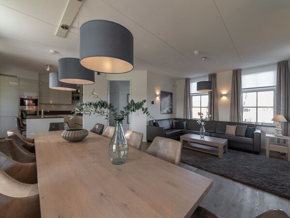 Tabelle, Möbel, Couch, Gebäude, Fenster, Pflanze, Holz, Beleuchtung, Zimmerpflanze, Interior Design