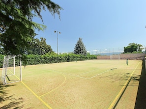 Sportveranstaltung, Himmel, Gras, Baum, Tennisplatz, Linie, Wolke, Stadion