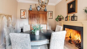 Dining Room, Singer House, Bolthole Retreats