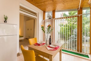 Dining area and garden view
