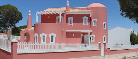 Pink Villa