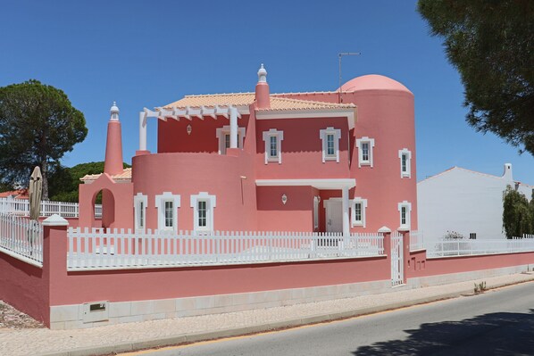 Pink Villa