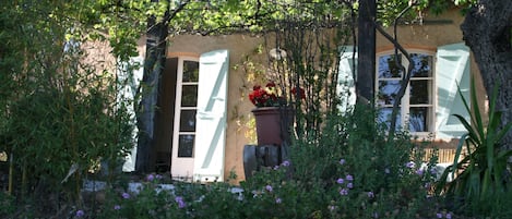 La petite maison sur la colline...Une destination secrète et confidentielle