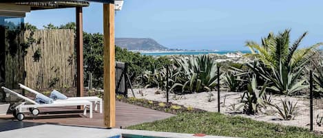 Willow Beach House - right on the dunes of Noordhoek Longbeach