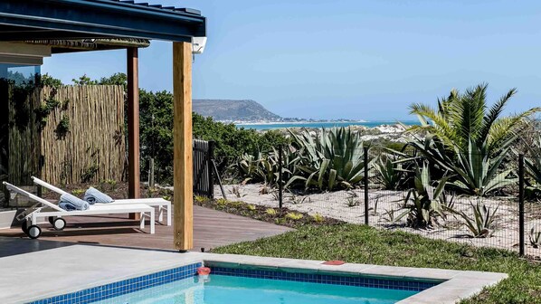 Willow Beach House - right on the dunes of Noordhoek Longbeach