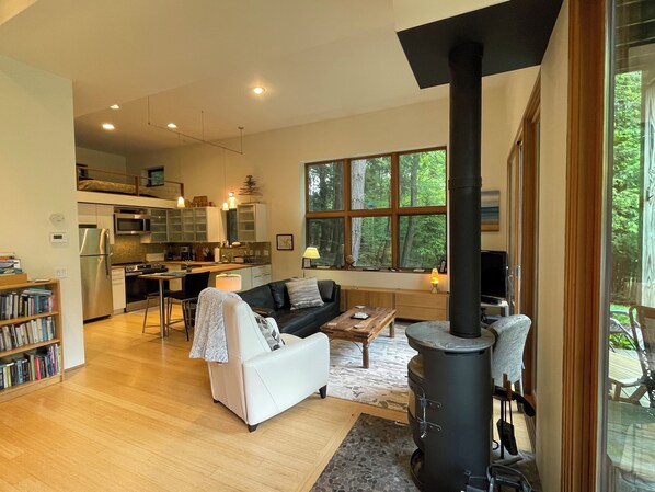 Living/Kitchen/Loft