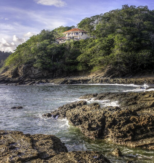 Casa de Mono Encantado from beautiful Paradise Bay below