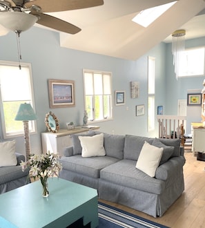 High ceiling and amazing natural light