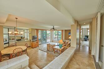 Aloha Maui! We are OPEN and LOVE visitors. Best Views at the Palms!!