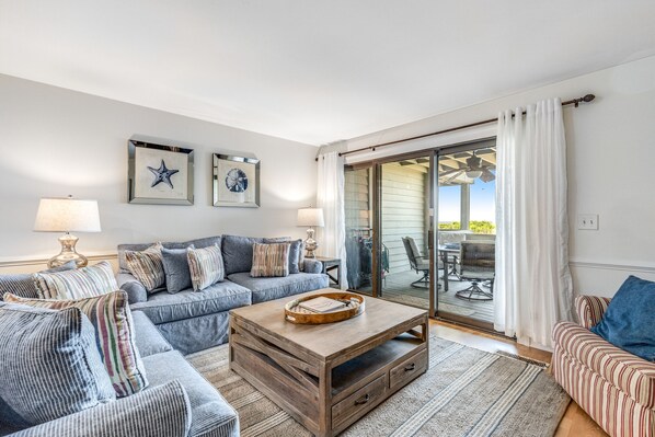 Dog-Friendly Condo with Beach Club Access, Nearby Tennis, Beach