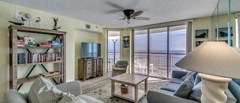 Beautifully Furnished Living Room 