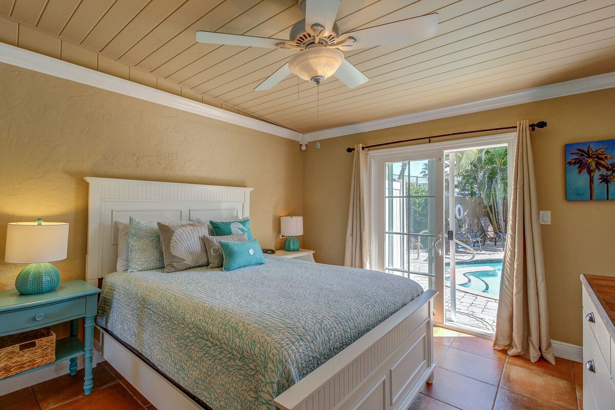 Convenient cottage with pool – easy access to trolley stops & the beach