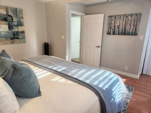 king bedroom upstairs 