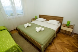 Schlafzimmer 2