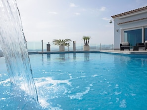 Piscine, L'Eau, Bleu, Ciel, Propriété, Vacances, Bleu Azur, Loisir, Bùtiment, Amusement