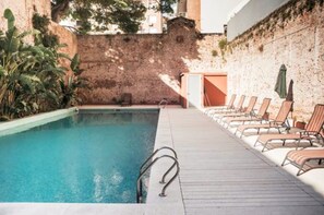 Utomhuspool