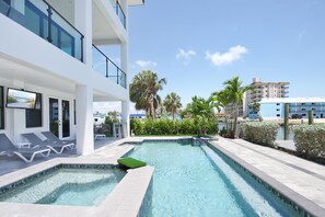 Beautiful Pool and spill over spa