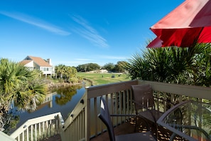 Fantastic golf and lagoon views!