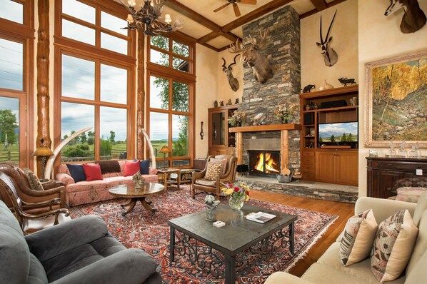 Great Room with Fireplace