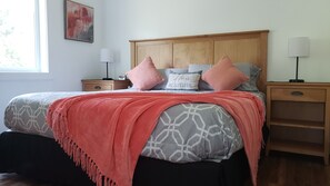 King Sized bed in Main bedroom