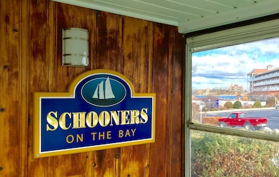 Schooner’s on the Bay, A perfect Cottage,   Walk to anything in Alexandria Bay 